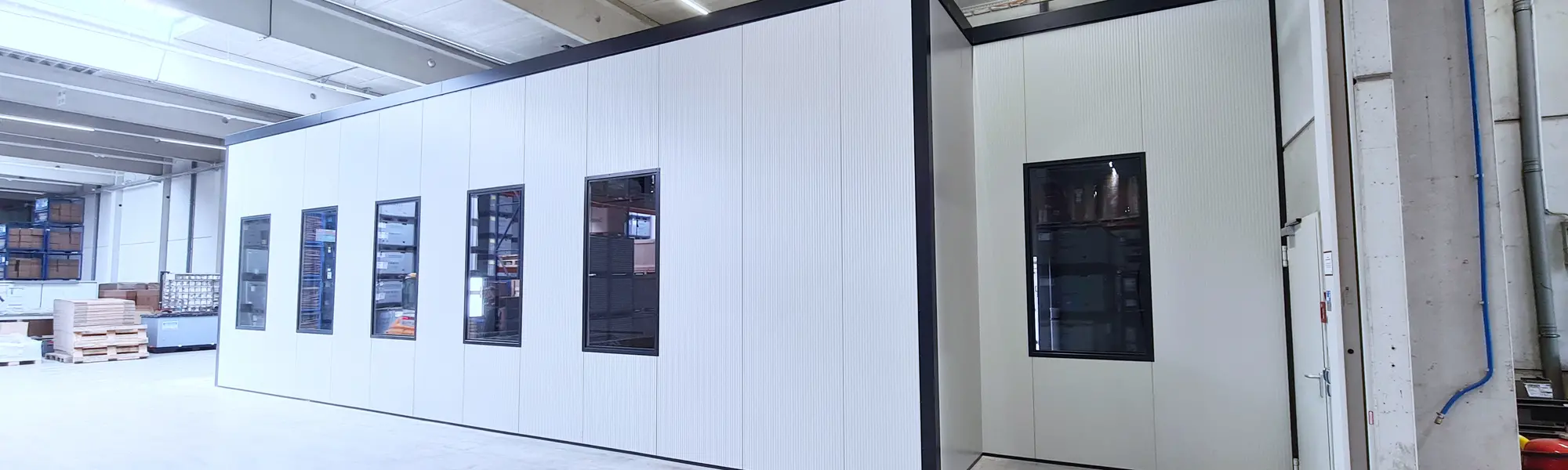 Großzügige Raumlösung für POLYTEC PLASTICS | Jansen Holding